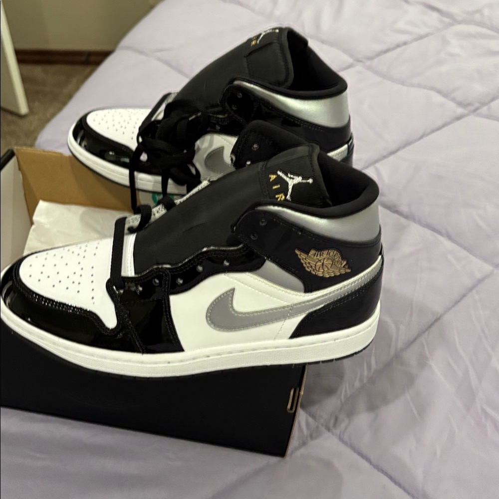 Jordan Air Sneakers in Black and White - Picture 6 of 9